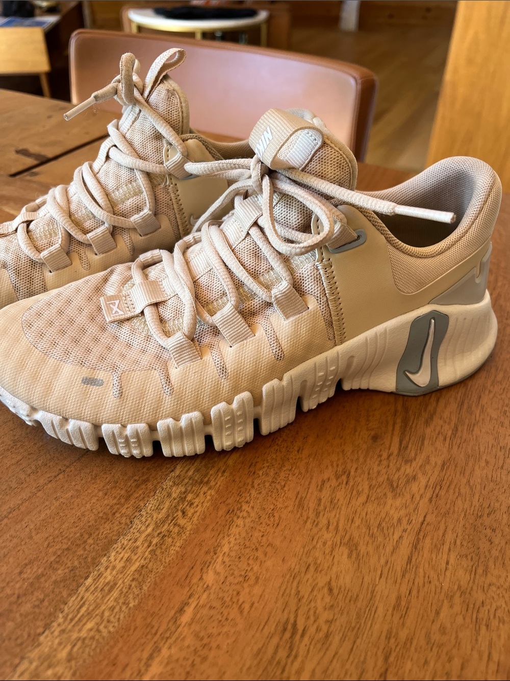 Nike Women’s Beige/Tan Lightweight Training Sneakers